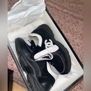 Women Chanel sneakers